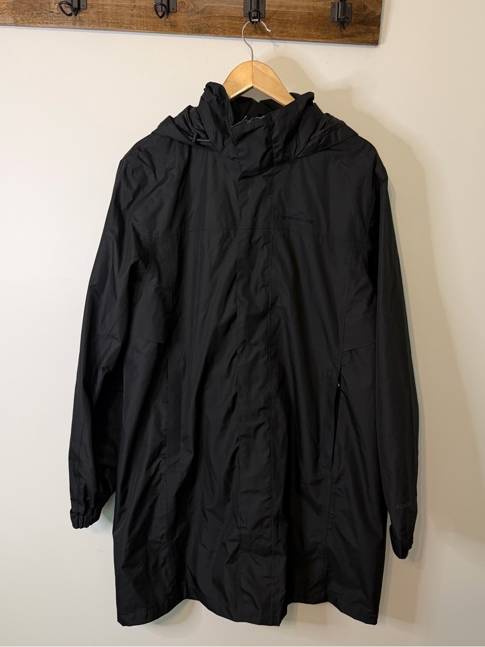 Eddie Bauer Women’s Medium Black WeatherEdge Waterproof Hooded Long Rain Coat